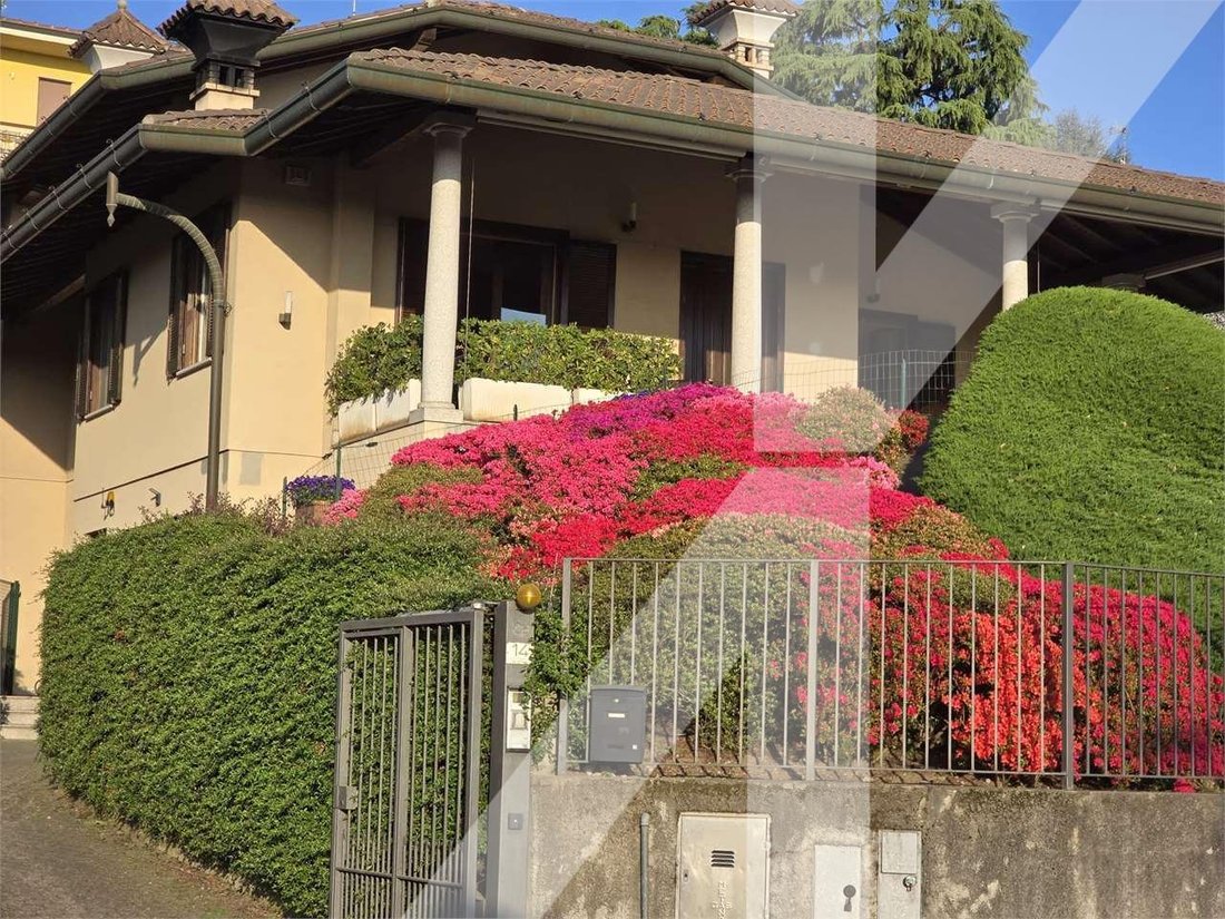 Villa in Casnate con Bernate, Lombardy, Italy 5 - 18311776