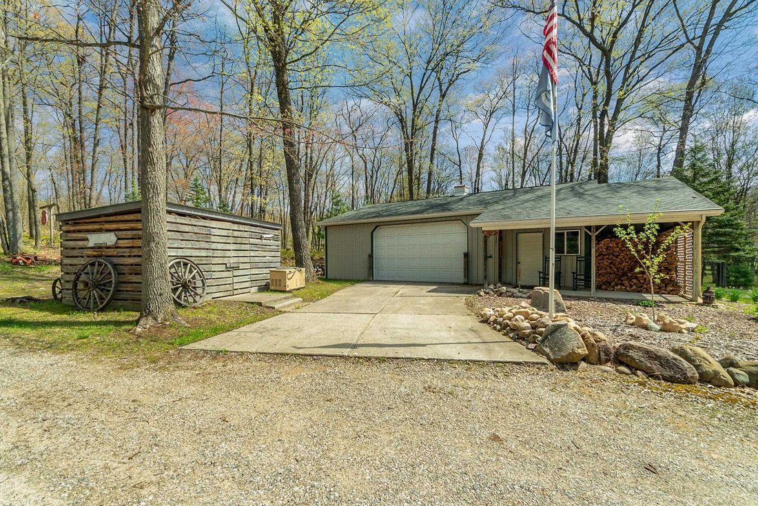House in Prudenville, Michigan, United States 3 - 18309164