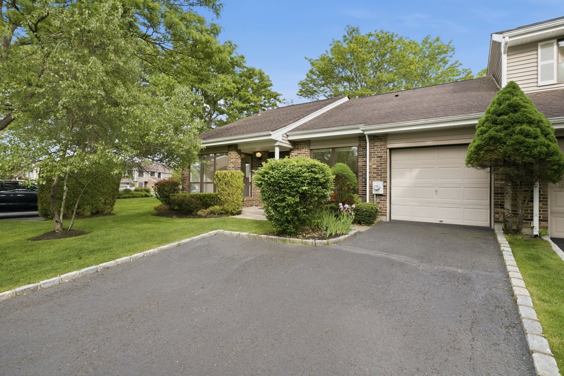 Condo in Smithtown, New York, United States 3 - 18315184