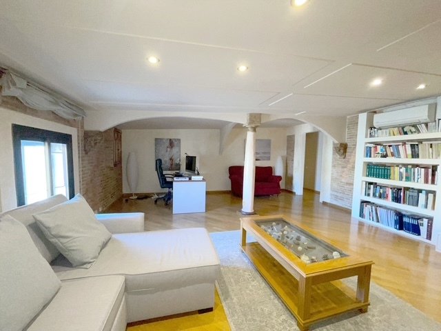 Apartment in Eixample, Barcelona, Spain 3 - 18312810