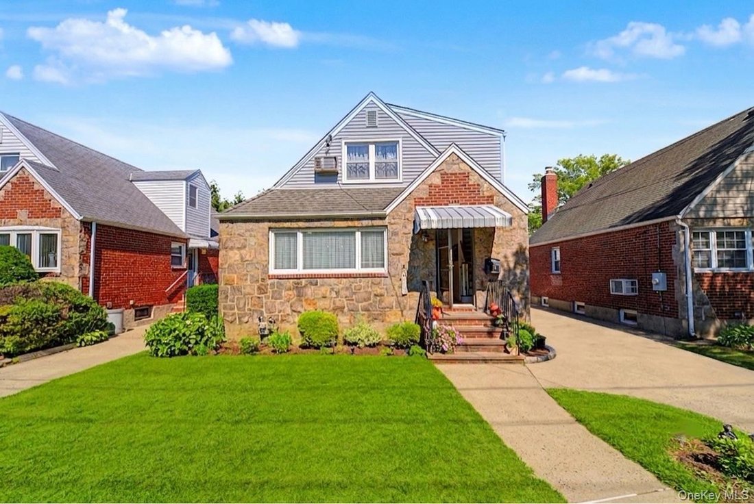 House in Garden City, New York, United States 3 - 18313149