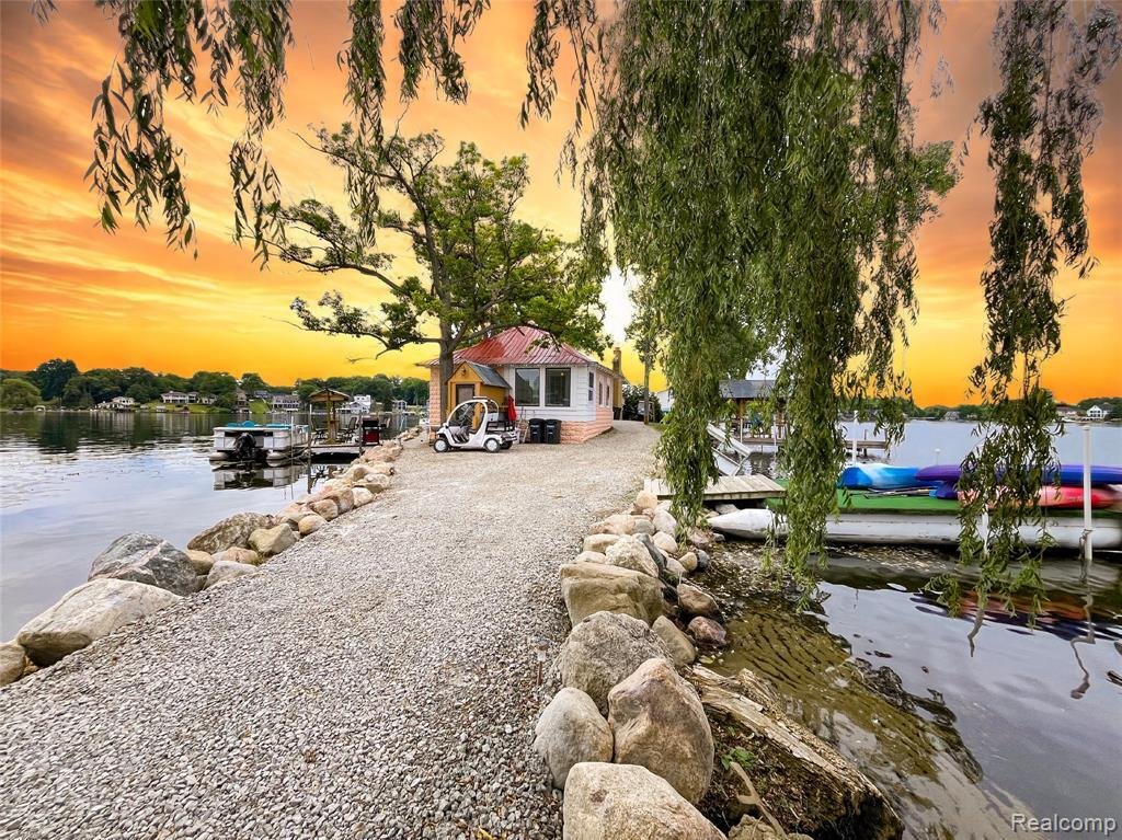 House in Orion charter Township, Michigan, United States 5 - 18309204