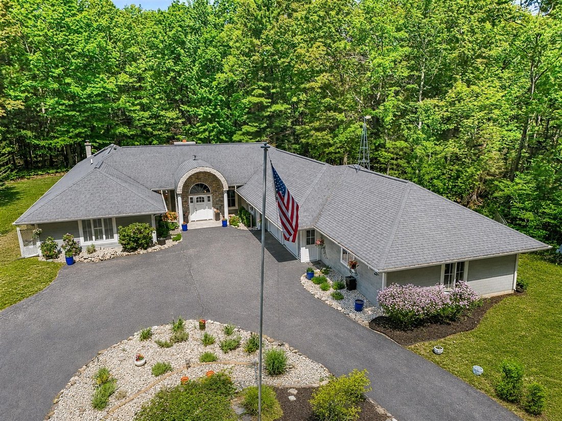 House in Pentwater, Michigan, United States 1 - 18310025