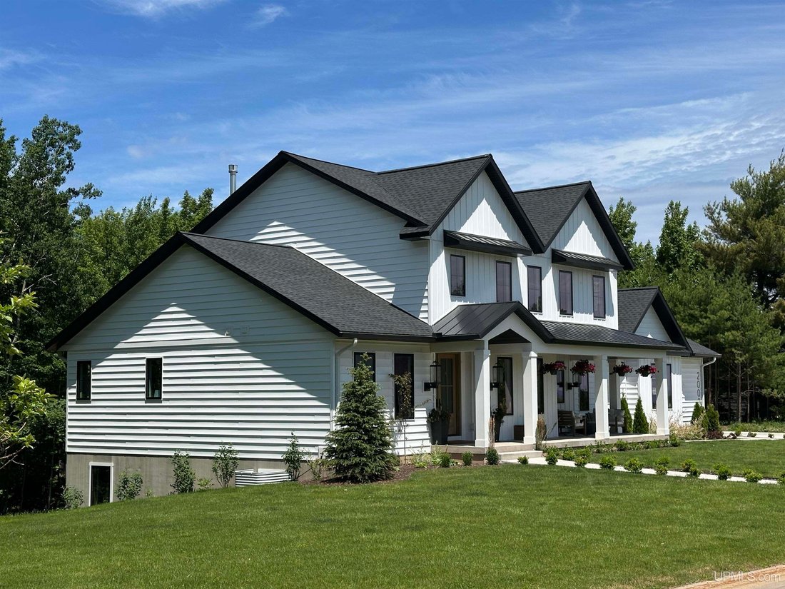 House in Marquette, Michigan, United States 1 - 18309045