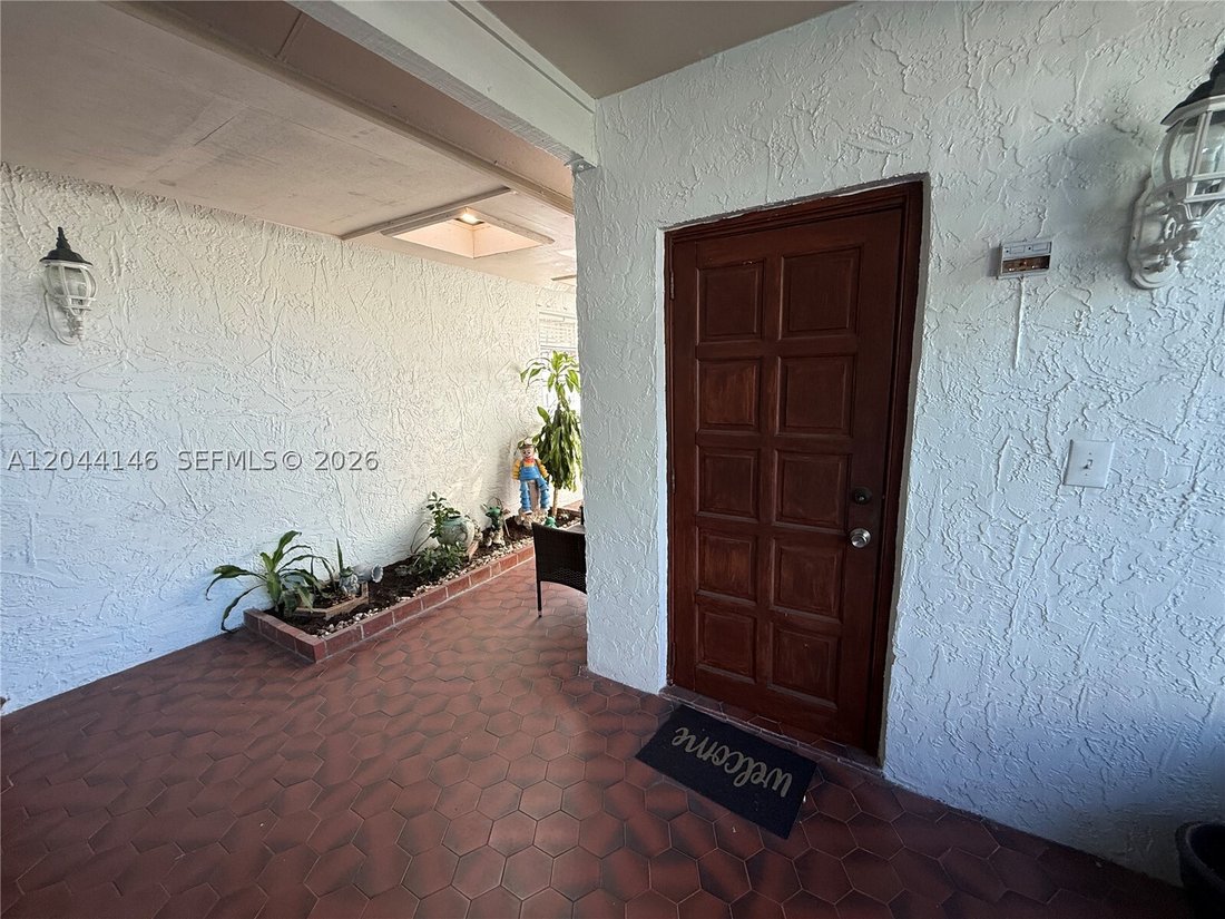 House in Miami, Florida, United States 4 - 18313052