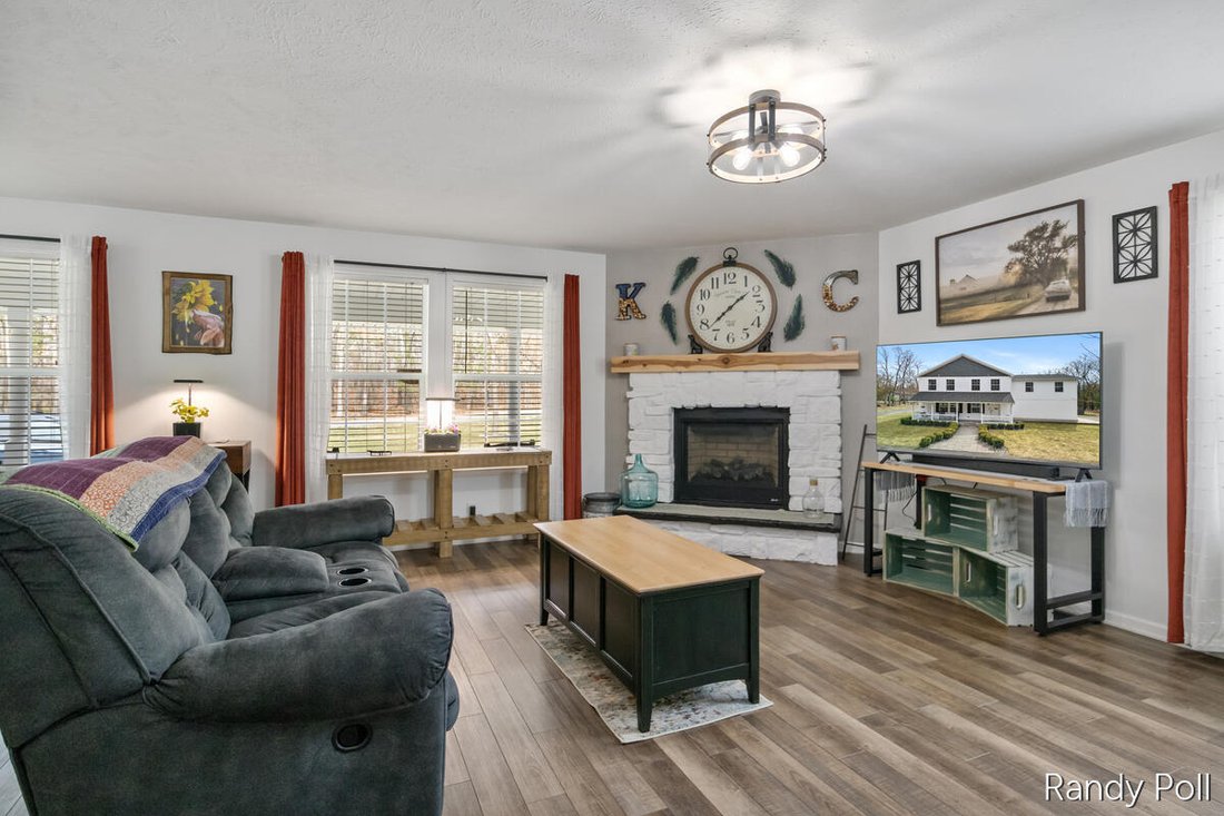 House in Howard City, Michigan, United States 4 - 18309251