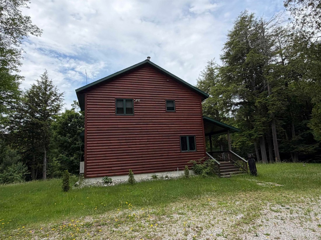House in Manistique, Michigan, United States 3 - 18308273