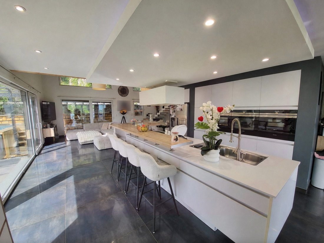 Villa in Ouest, Longwy, France 1 - 18315312