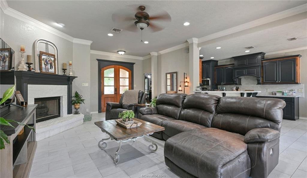 House in Caldwell, Texas, United States 5 - 18313950