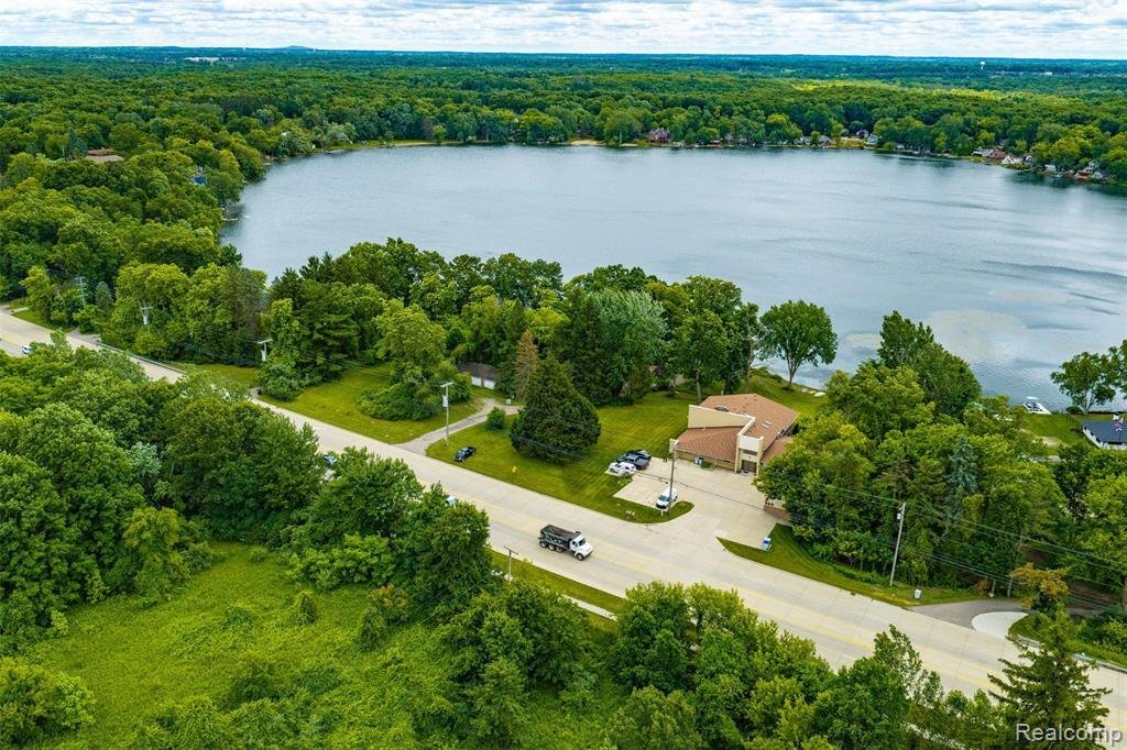 House in Township of Hamburg, Michigan, United States 1 - 18309682