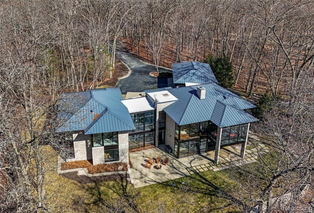 House in Wixom, Michigan, United States 1 - 18309080