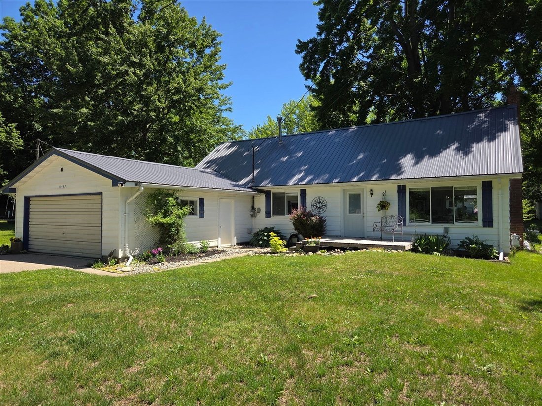 House in Lakeview, Michigan, United States 2 - 18308910