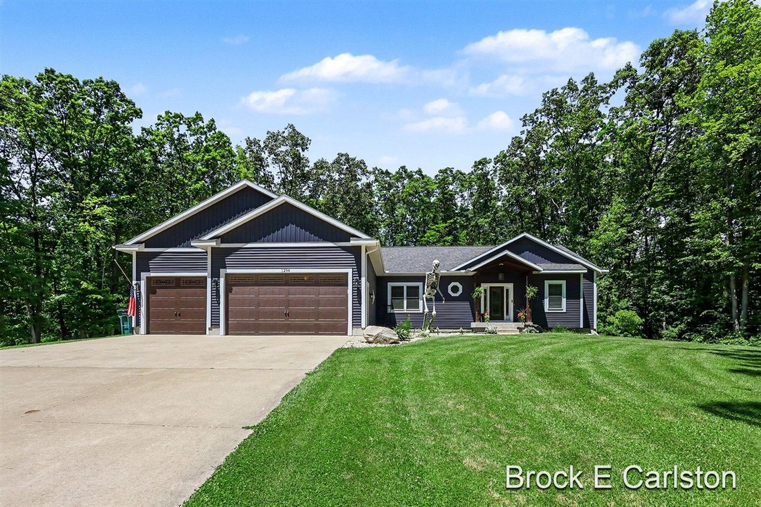 House in North Muskegon, Michigan, United States 1 - 18309560