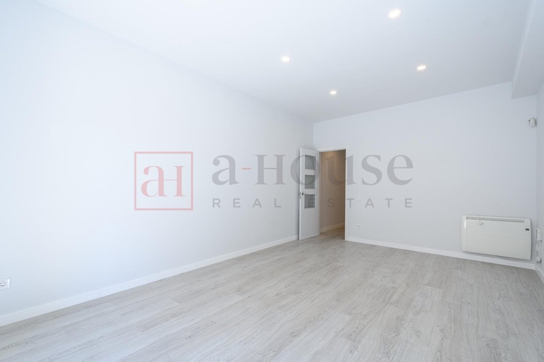 Apartment in Eixample, Barcelona, Spain 4 - 18313911