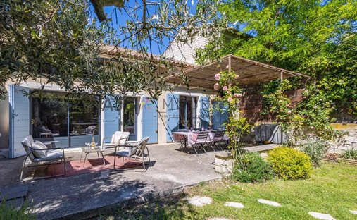 House in Saint-Rémy-de-Provence, Provence-Alpes-Côte d'Azur, France 1