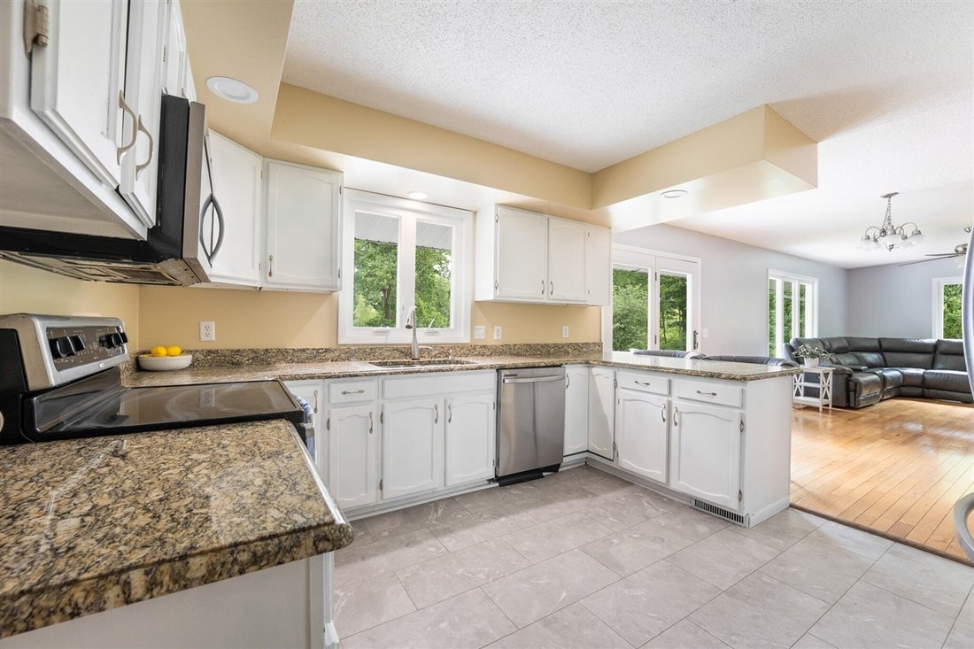 House in Augusta, Michigan, United States 4 - 18308982