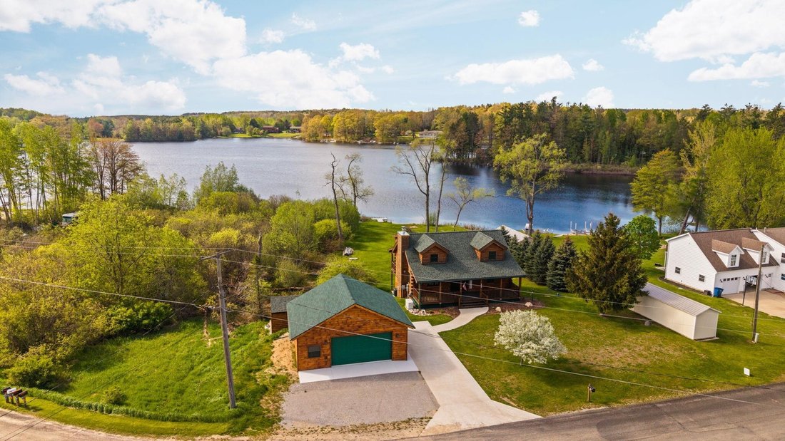 House in Cadillac, Michigan, United States 5 - 18309977