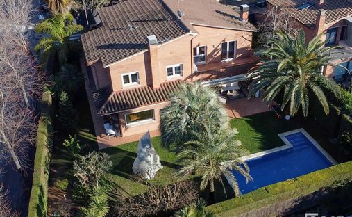 Chalet in Sant Cugat del Valles, Catalonia, Spain 1