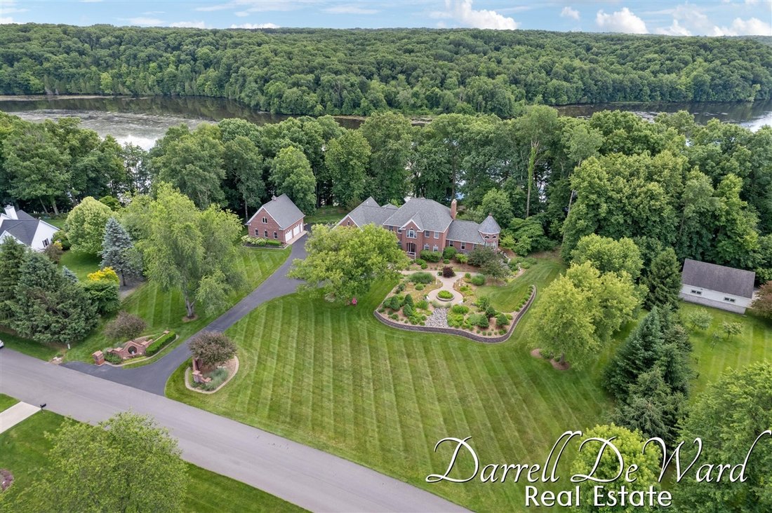 House in Lowell, Michigan, United States 1 - 18314085