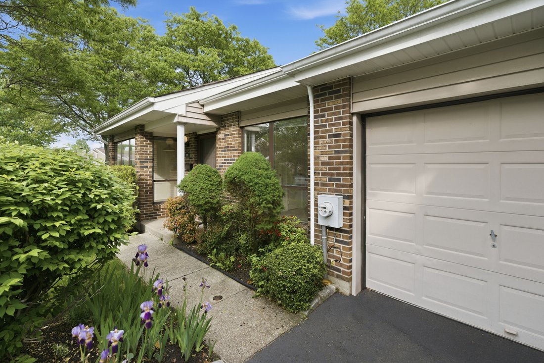 Condo in Smithtown, New York, United States 2 - 18315184