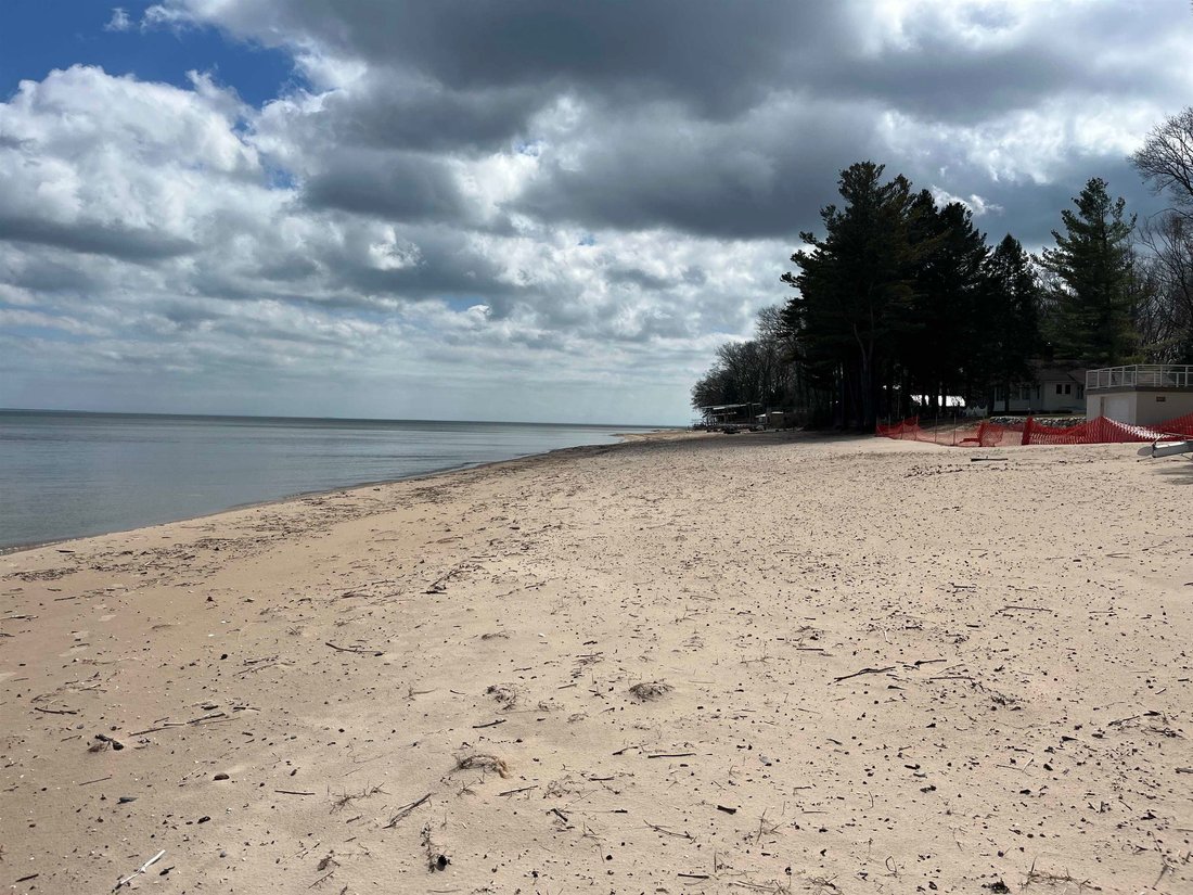 House in Tawas City, Michigan, United States 3 - 18310046