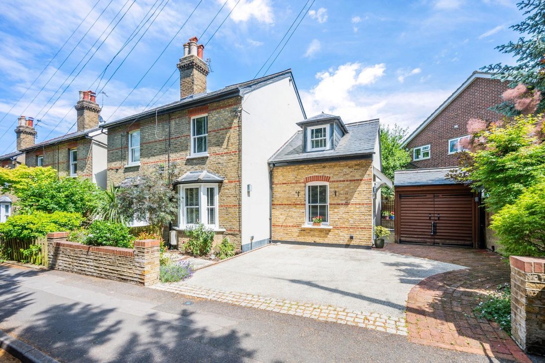 House in Epsom and Ewell, England 1 - 18311705