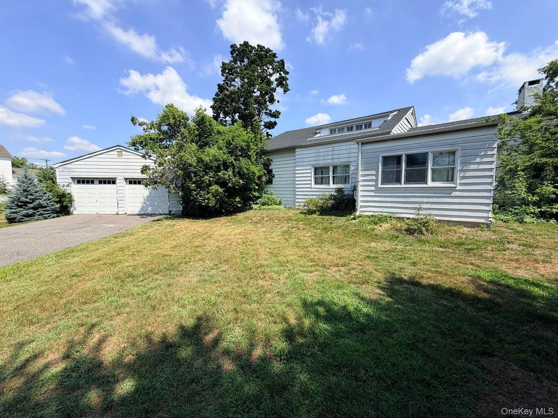 House in West Islip, New York, United States 2 - 18314127