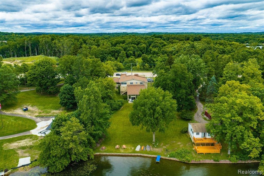 House in Township of Hamburg, Michigan, United States 2 - 18309682