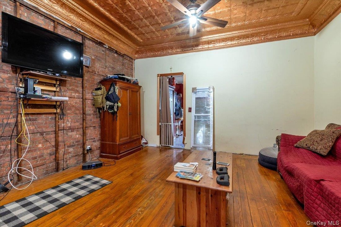 House in New York, New York, United States 5 - 18313164