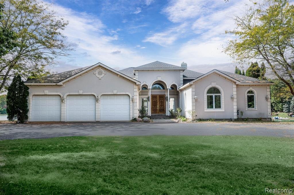 House in Richmond, Michigan, United States 1 - 18308026