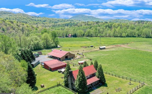 Farm Ranch in Sautee Nacoochee, Georgia, United States 1