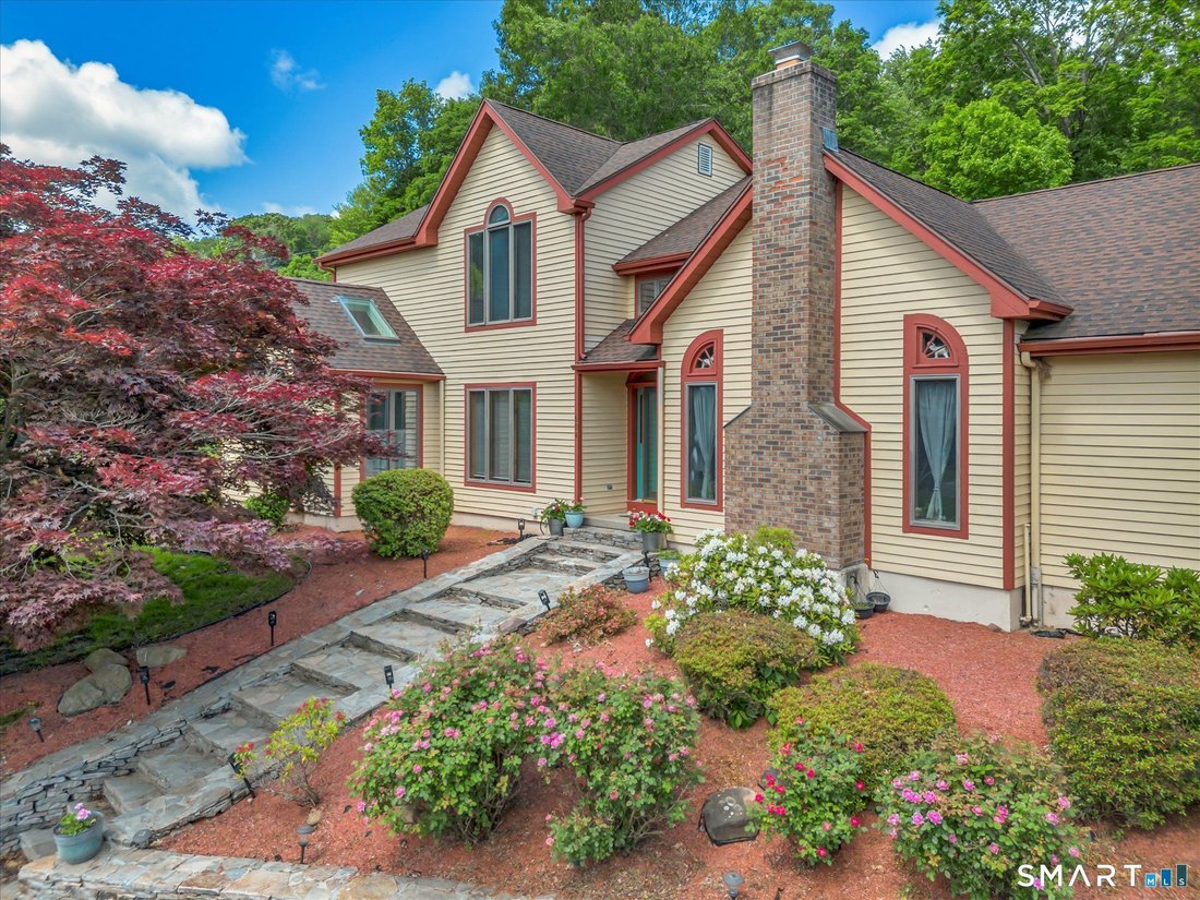 House in Meriden, Connecticut, United States 2 - 18313363