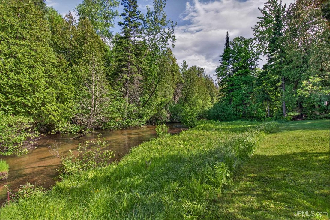 House in Marquette, Michigan, United States 2 - 18308493