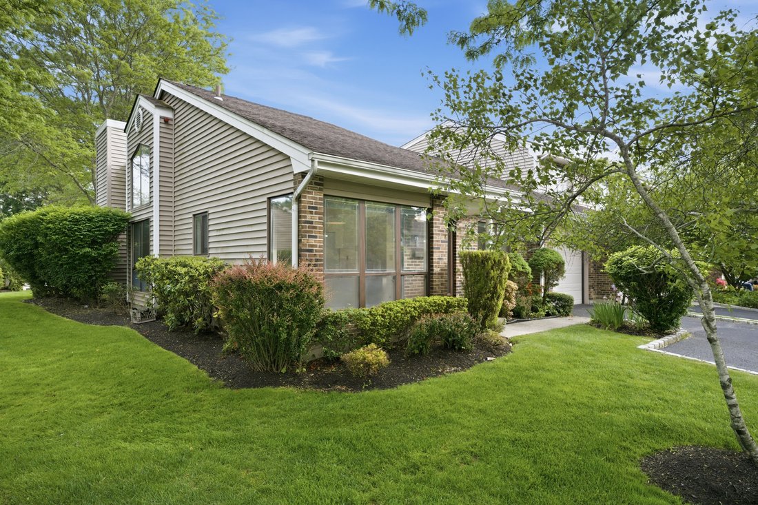 Condo in Smithtown, New York, United States 4 - 18315184