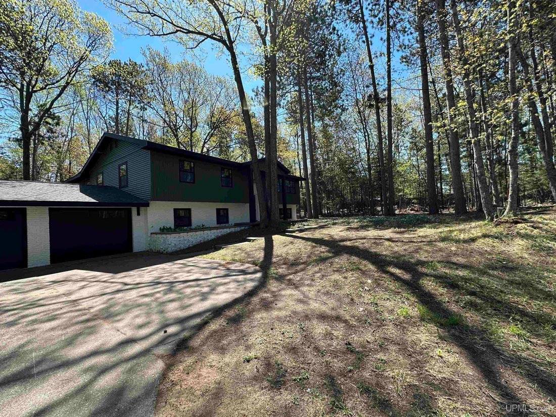 House in Marquette, Michigan, United States 3 - 18307711