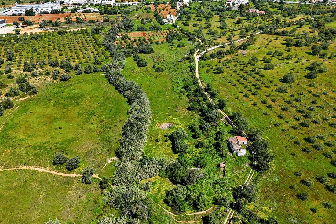 Land in Praia dos Pescadores, Olhos de Agua, Portugal 1 - 18315192