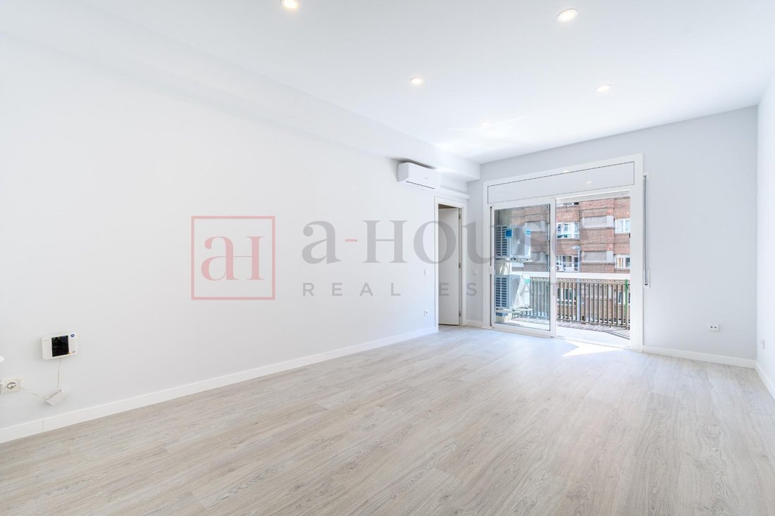 Apartment in Eixample, Barcelona, Spain 1 - 18313911