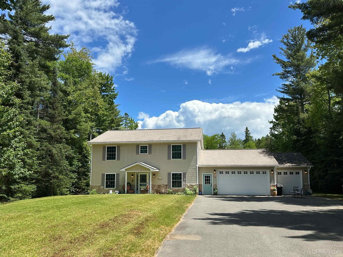House in Marquette, Michigan, United States 1 - 18308493