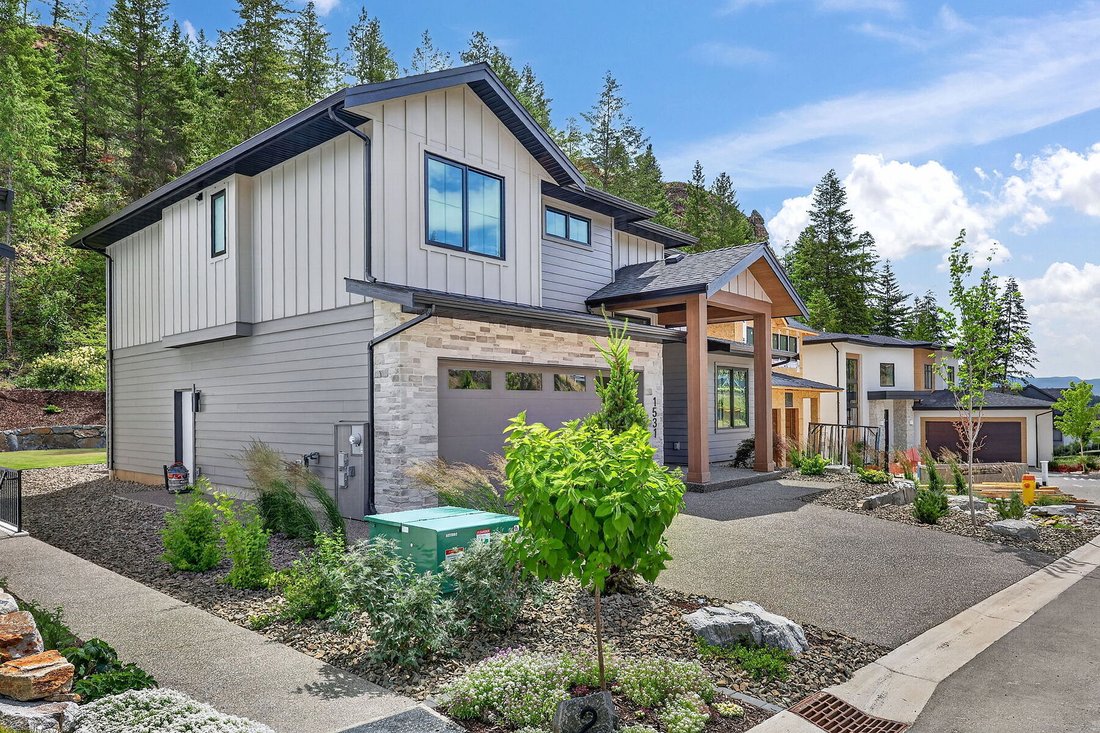 House in Kelowna, British Columbia, Canada 2 - 18311367
