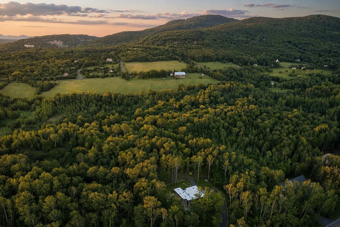 House in Bromont, Quebec, Canada 5 - 17411873