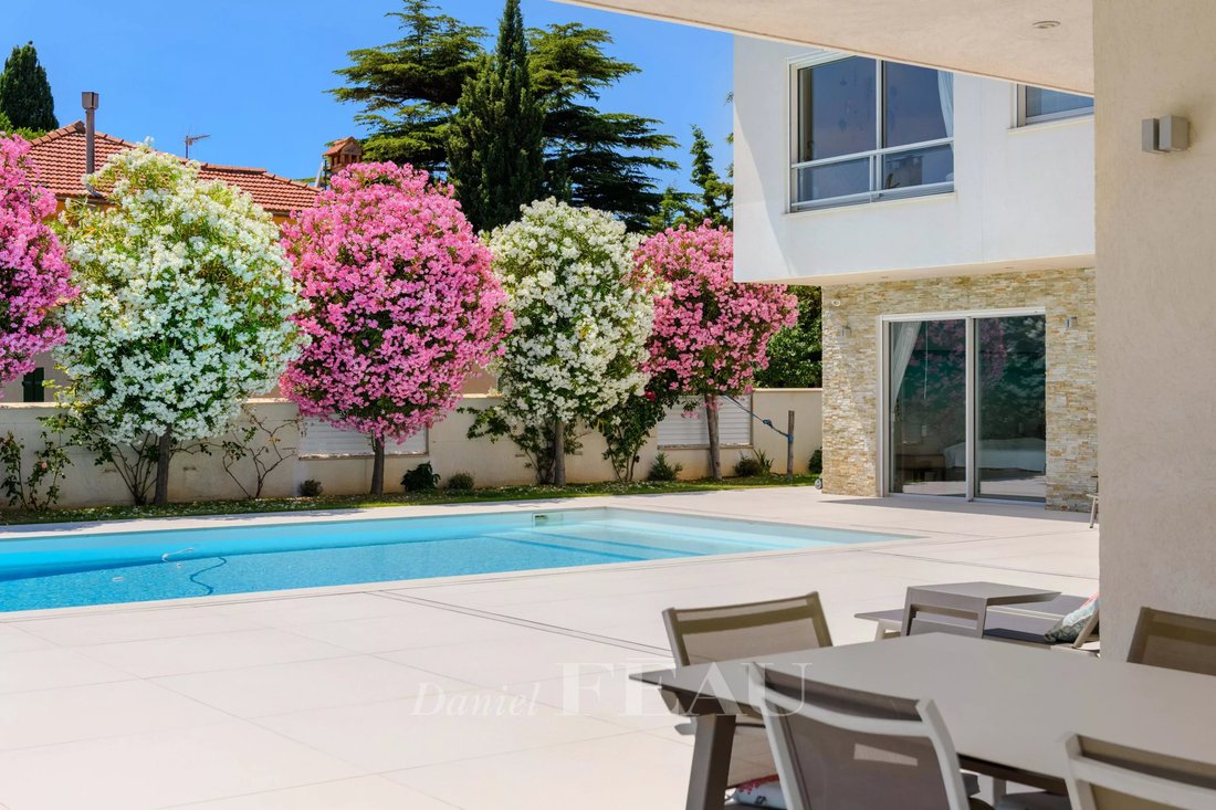 Villa in Saint-Cyr-sur-Mer, Provence-Alpes-Côte d'Azur, France 4 - 17663621