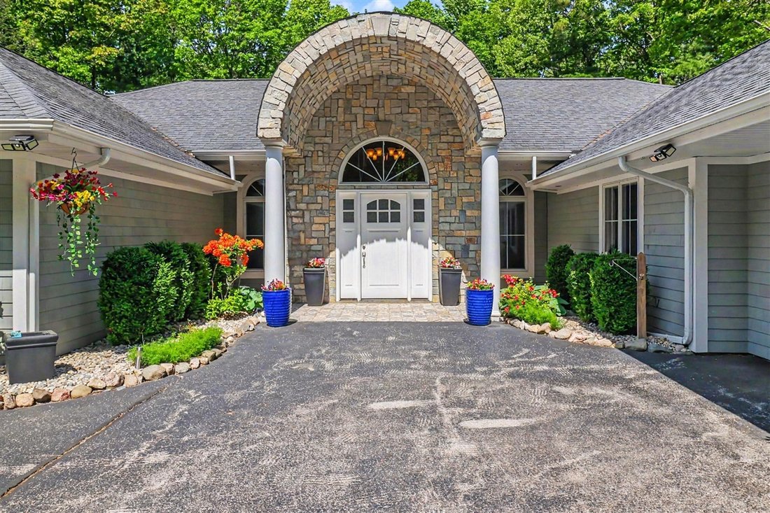 House in Pentwater, Michigan, United States 3 - 18310025