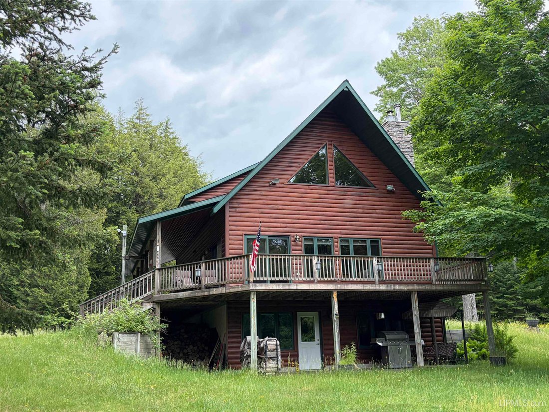 House in Manistique, Michigan, United States 1 - 18308273
