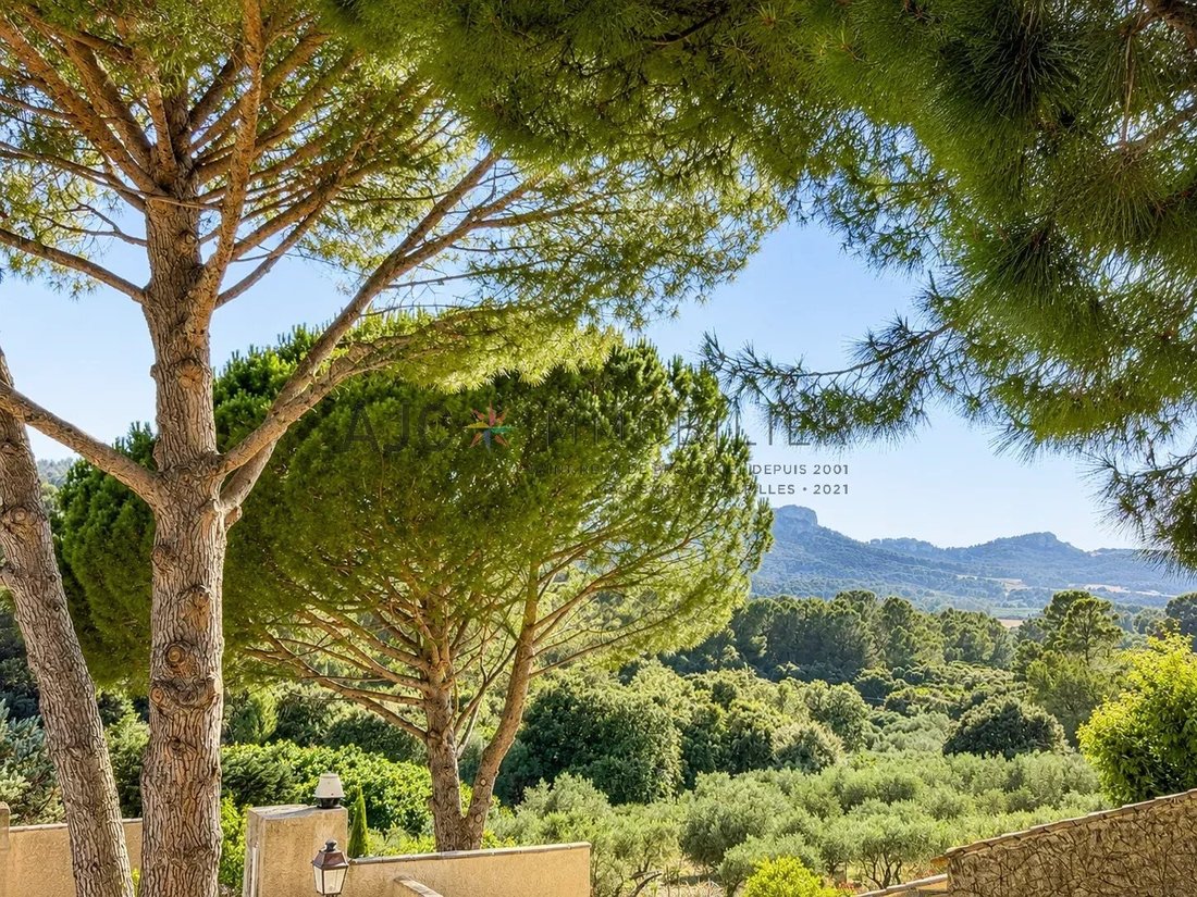 House in Les Baux-de-Provence, Provence-Alpes-Côte d'Azur, France 3 - 18310334