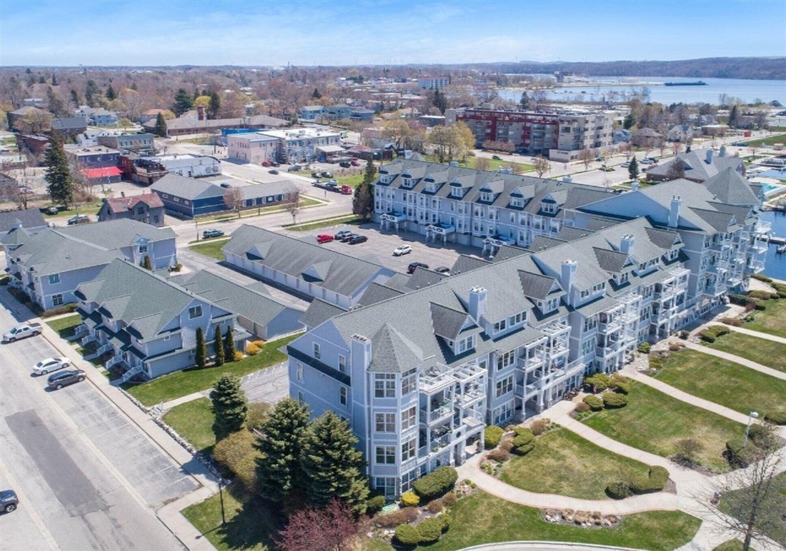 Condo in Ludington, Michigan, United States 4 - 18309367