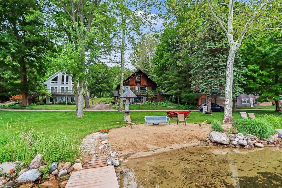 House in Allegan, Michigan, United States 4 - 18309749
