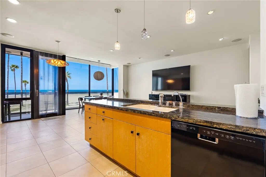 Townhouse in Los Angeles, California, United States 4 - 18313371