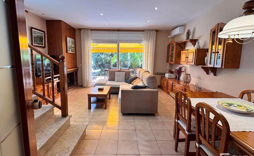 Townhouse in Sant Cugat del Valles, Catalonia, Spain 1