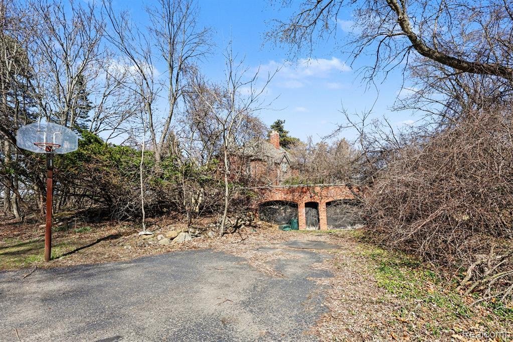 House in Beverly Hills, Michigan, United States 3 - 18307833