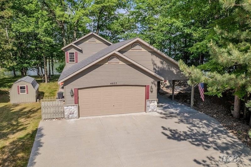 House in Gladwin, Michigan, United States 4 - 18309938